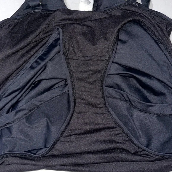 Women’s Tommy Bahama Black Pearl Ruched V-neck One Piece Swimsuit - Picture 7 of 10